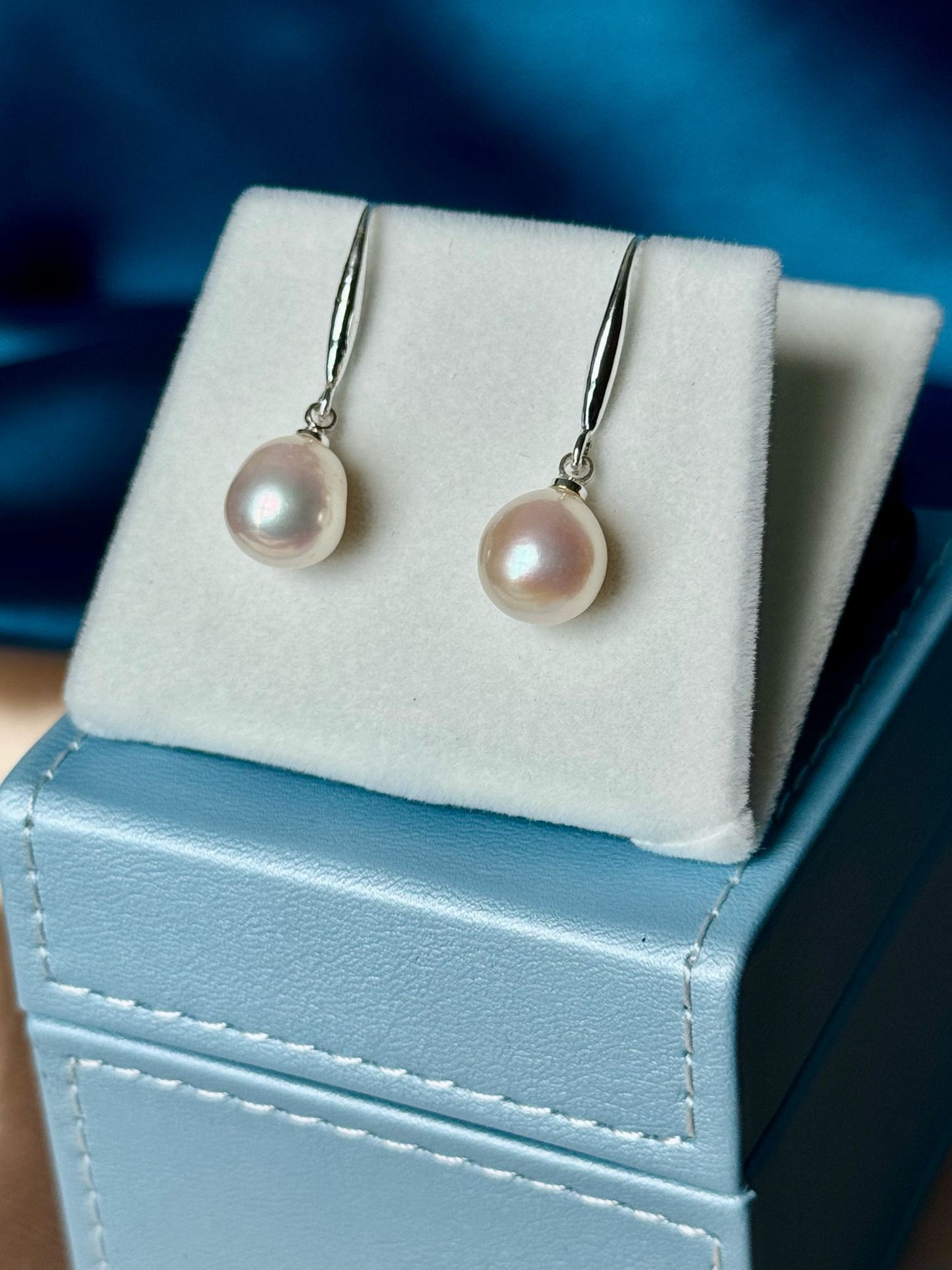 Elegant Teardrop Earrings White (ER006)