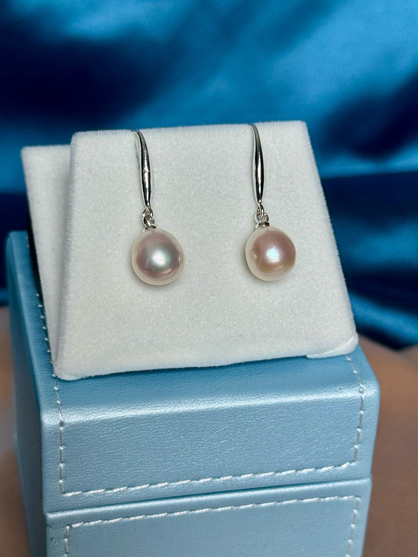 Elegant Teardrop Earrings White (ER006)