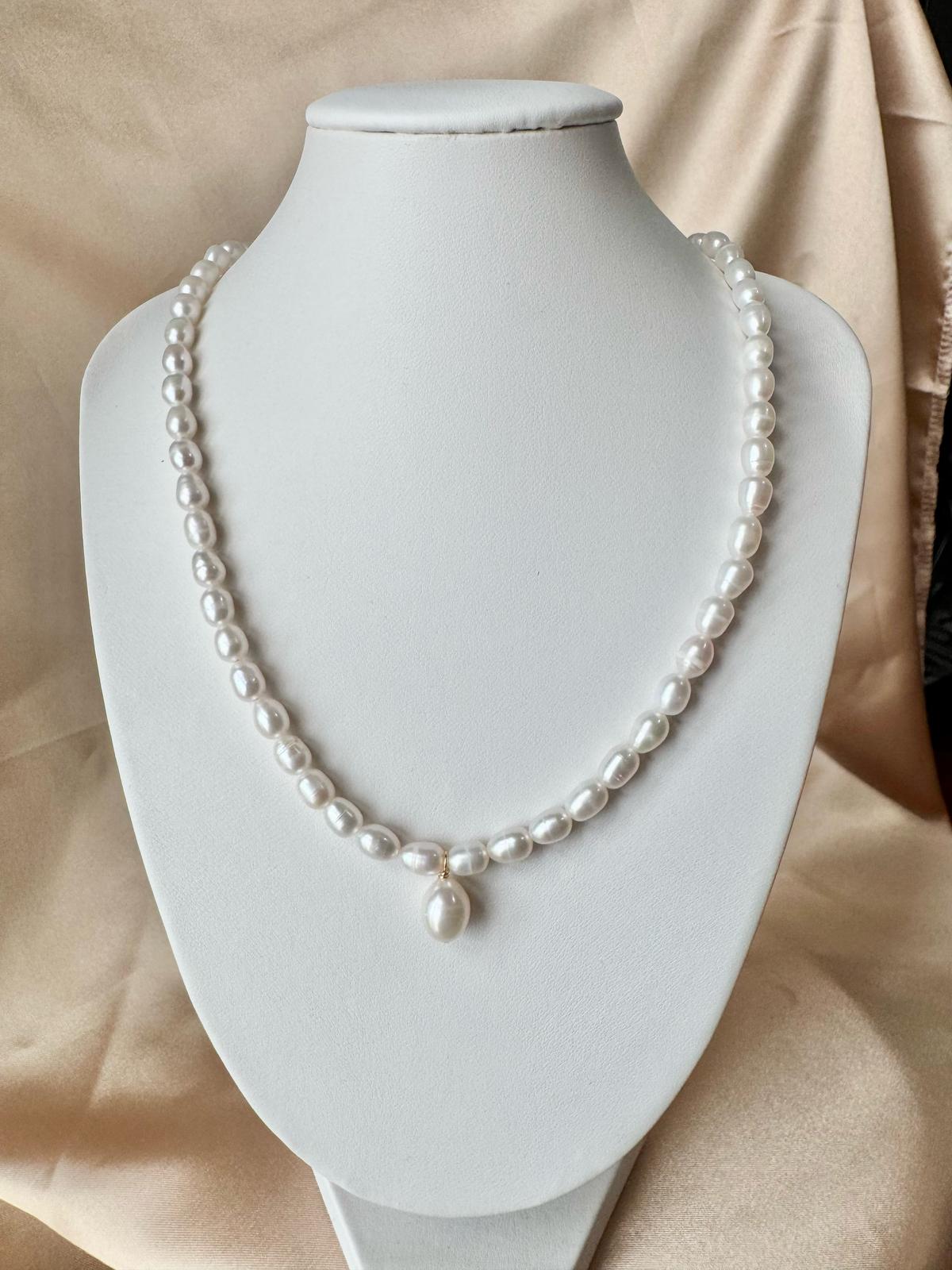 Ivory Droplet Pearl Necklace (N011)