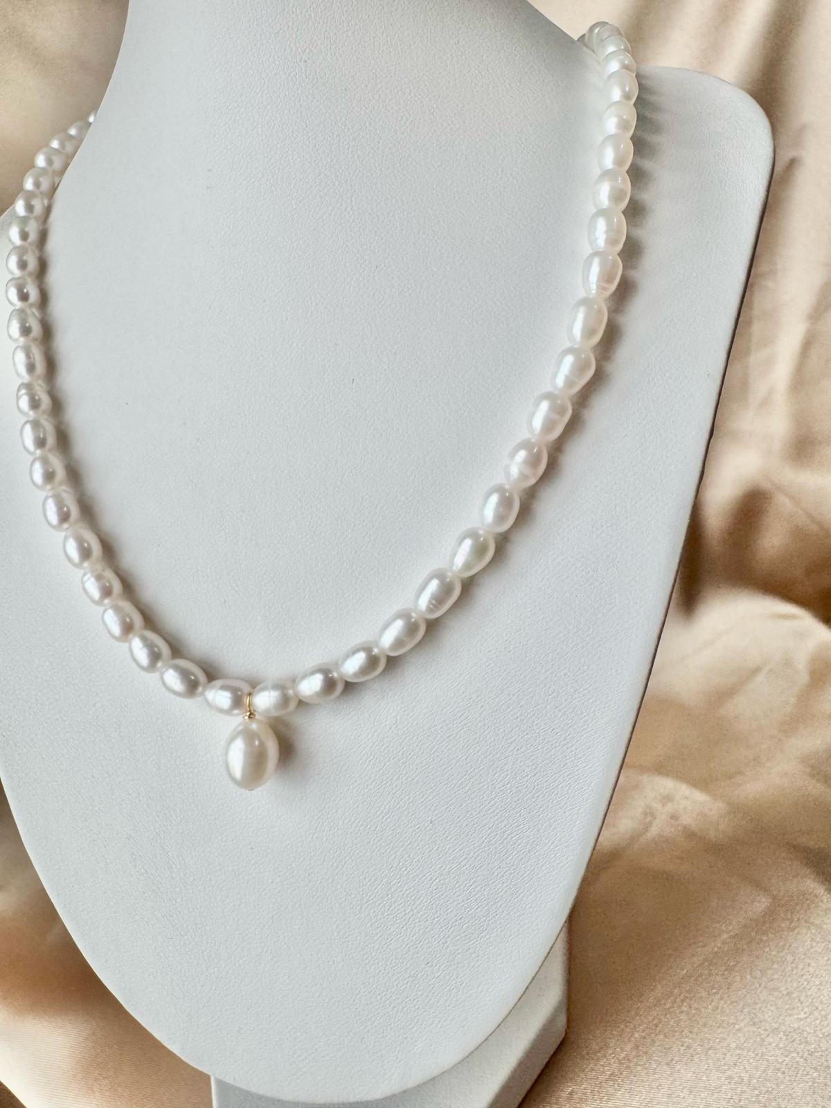 Ivory Droplet Pearl Necklace (N011)