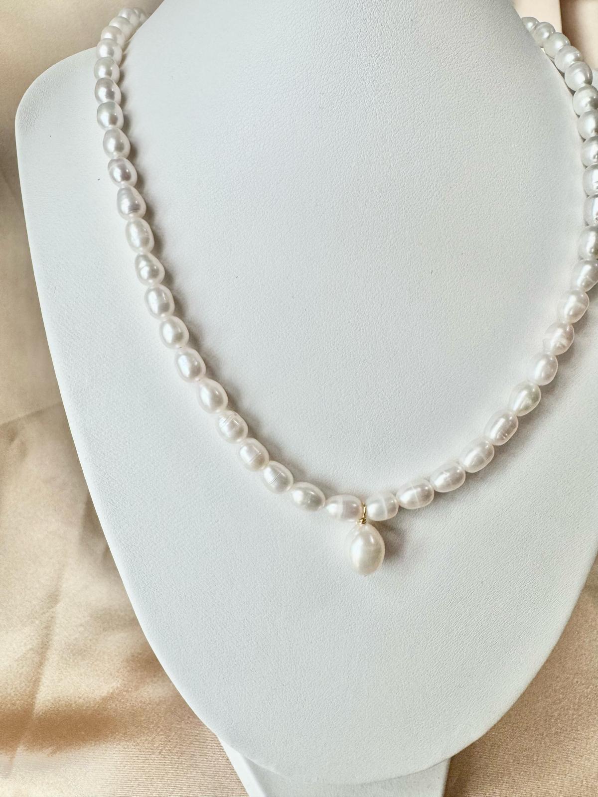 Ivory Droplet Pearl Necklace (N011)
