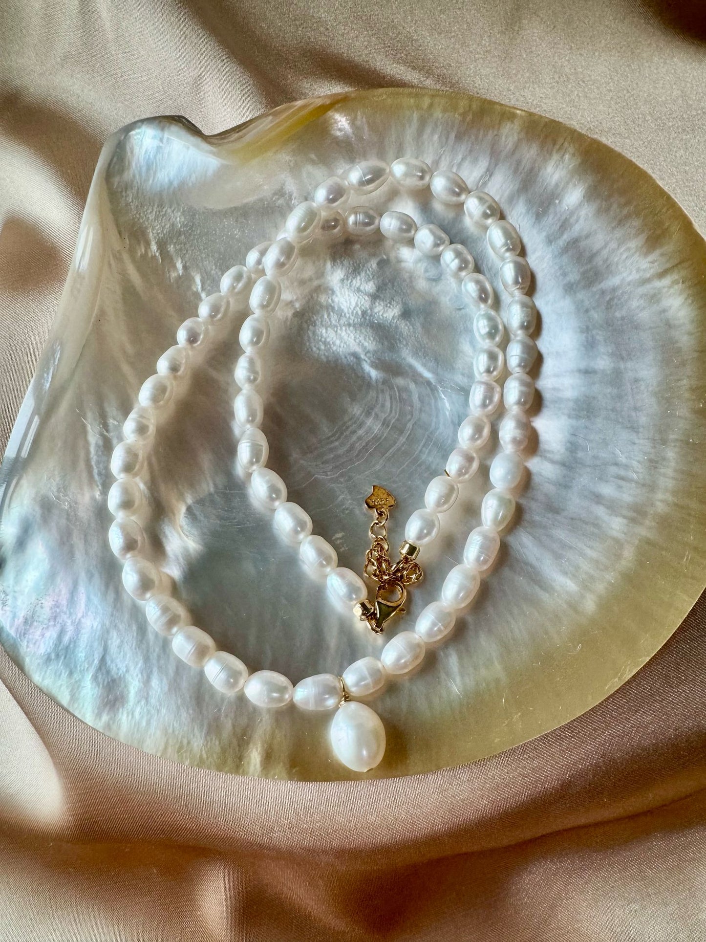 Ivory Droplet Pearl Necklace (N011)