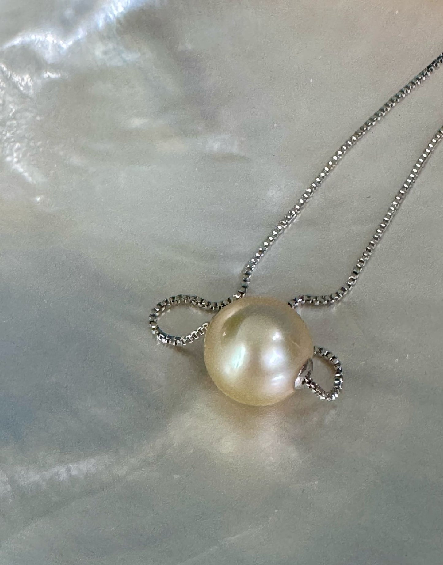 Lu Lu Tong Golden Pendant (PD002)