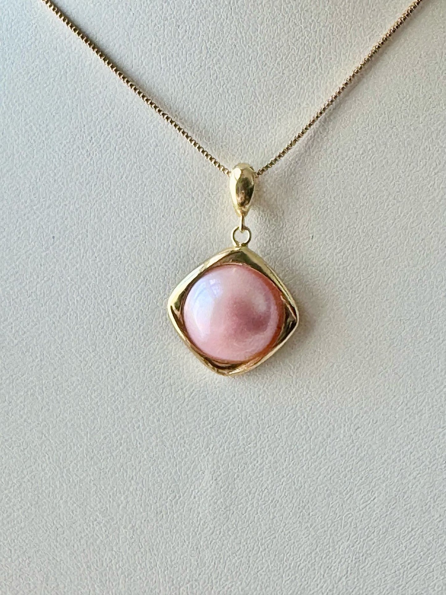Rose Aura Freshwater Mabe Pendant (PD007)