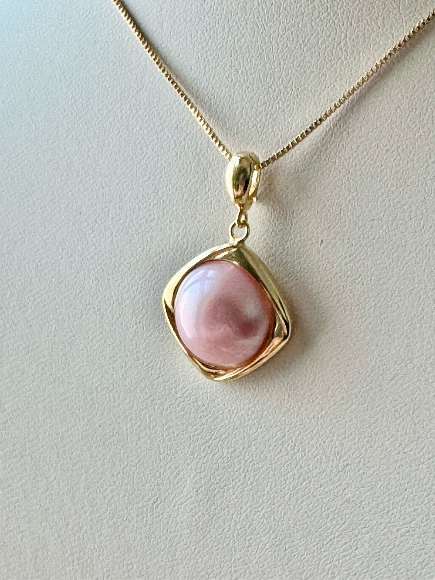 Rose Aura Freshwater Mabe Pendant (PD007)