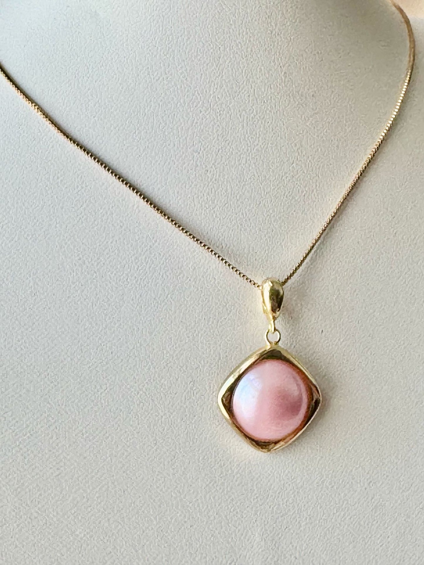 Rose Aura Freshwater Mabe Pendant (PD007)