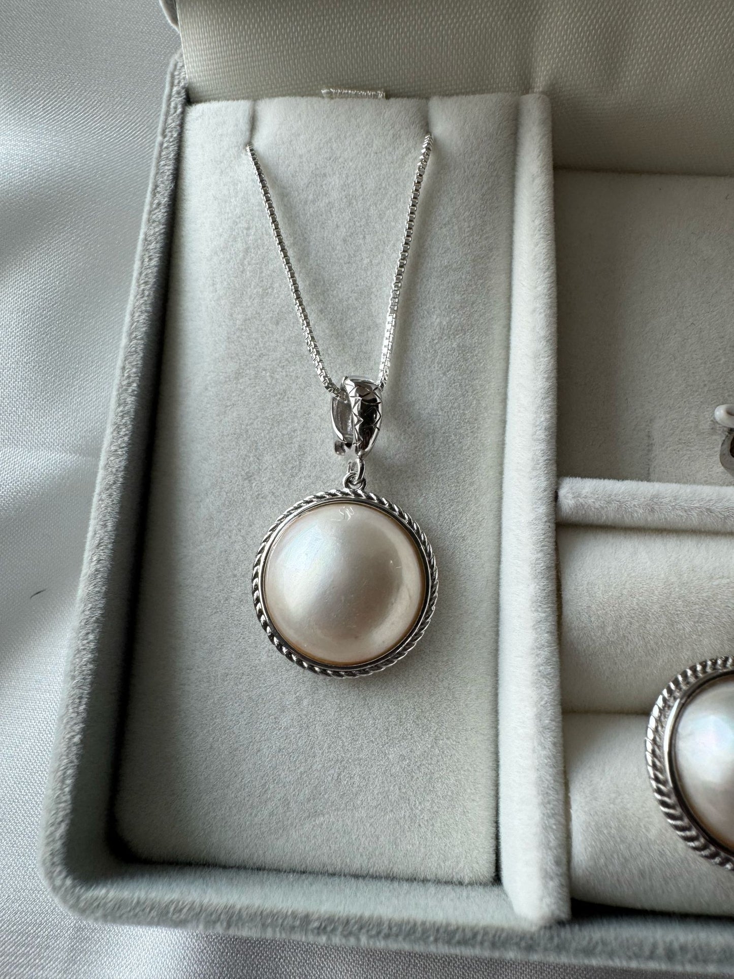 Eternal Grace Mabe Pearl Set