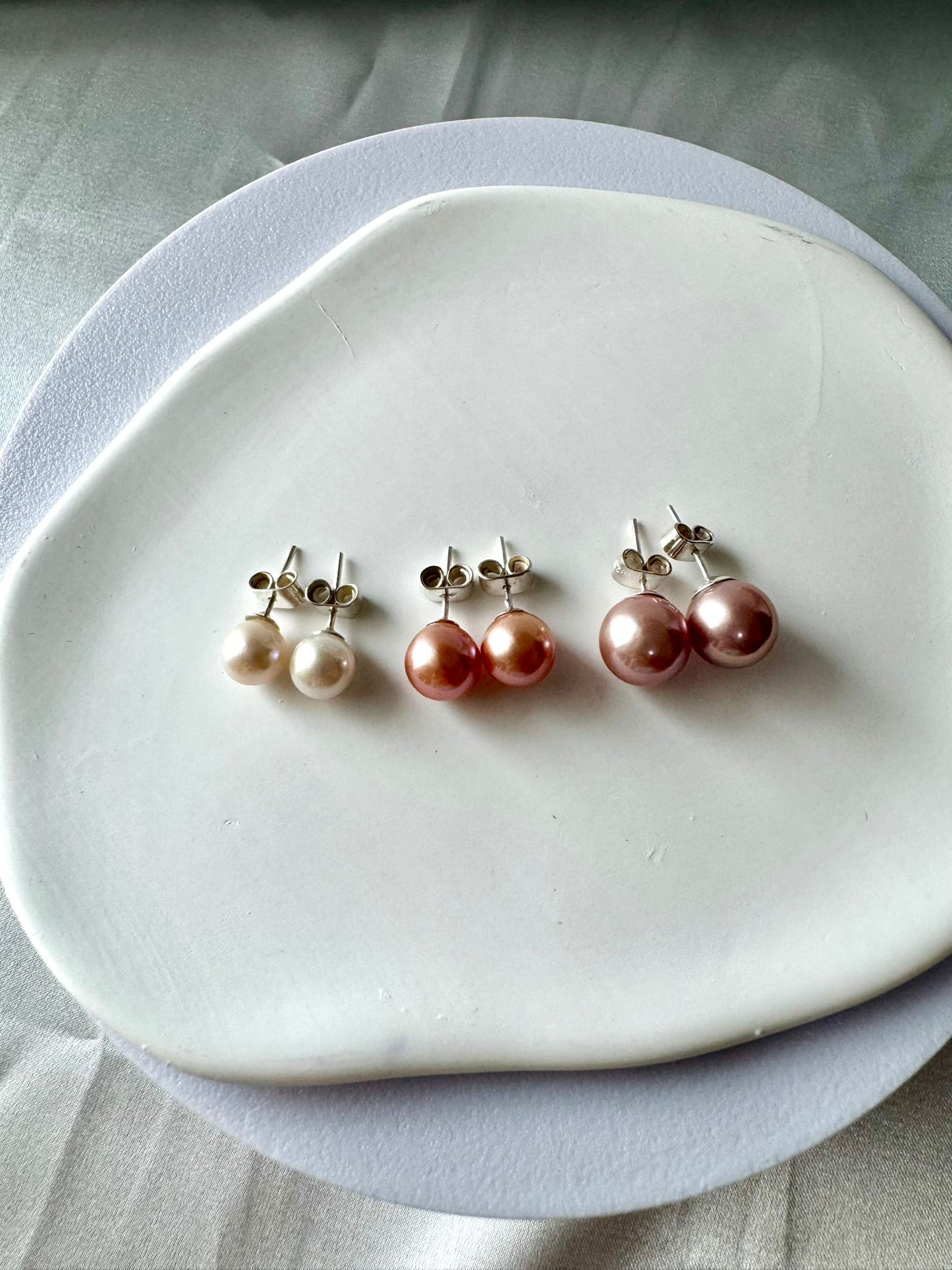 Edison Pearls Ear Studs