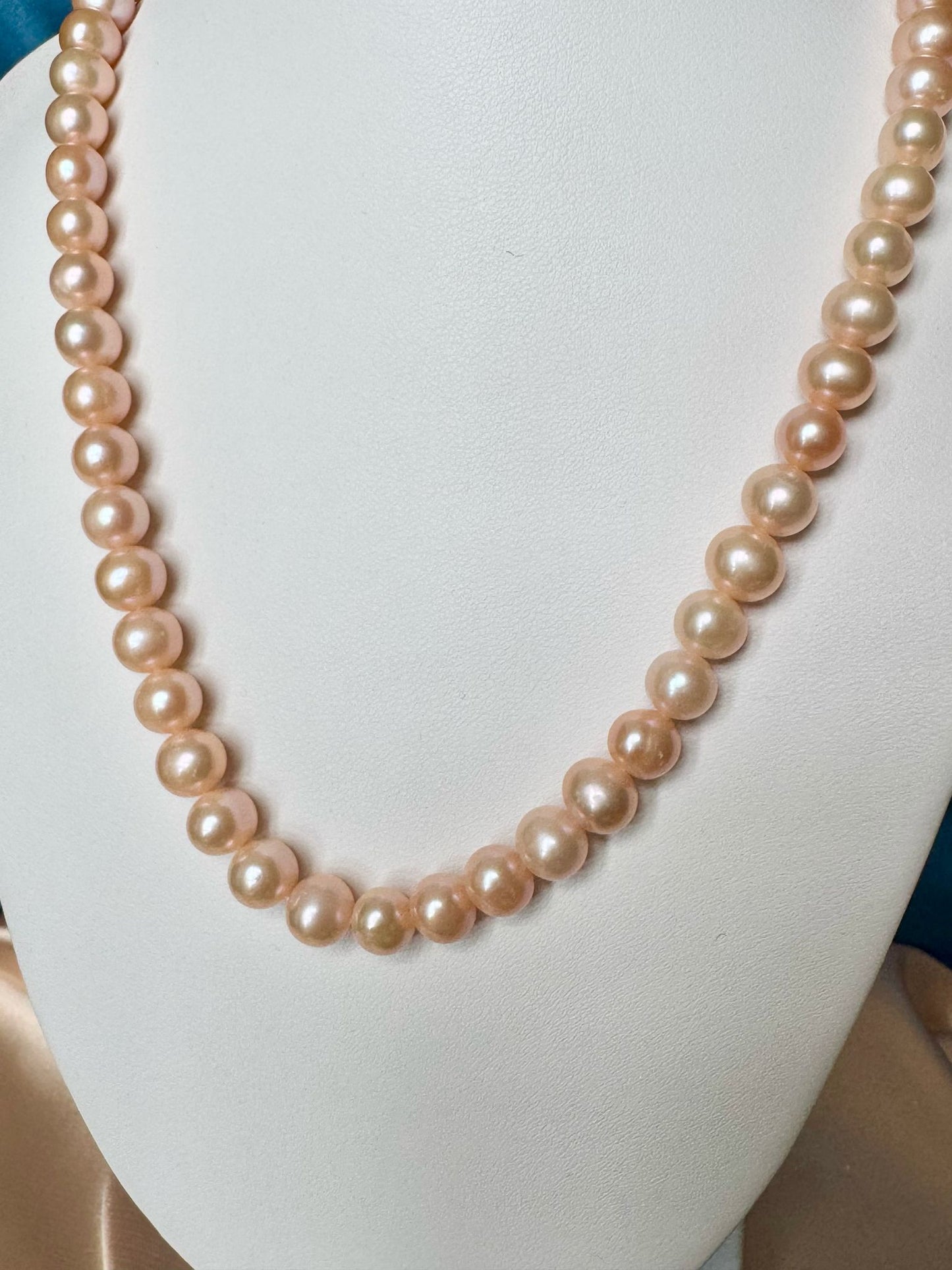 Peach Glow Necklace (N007)