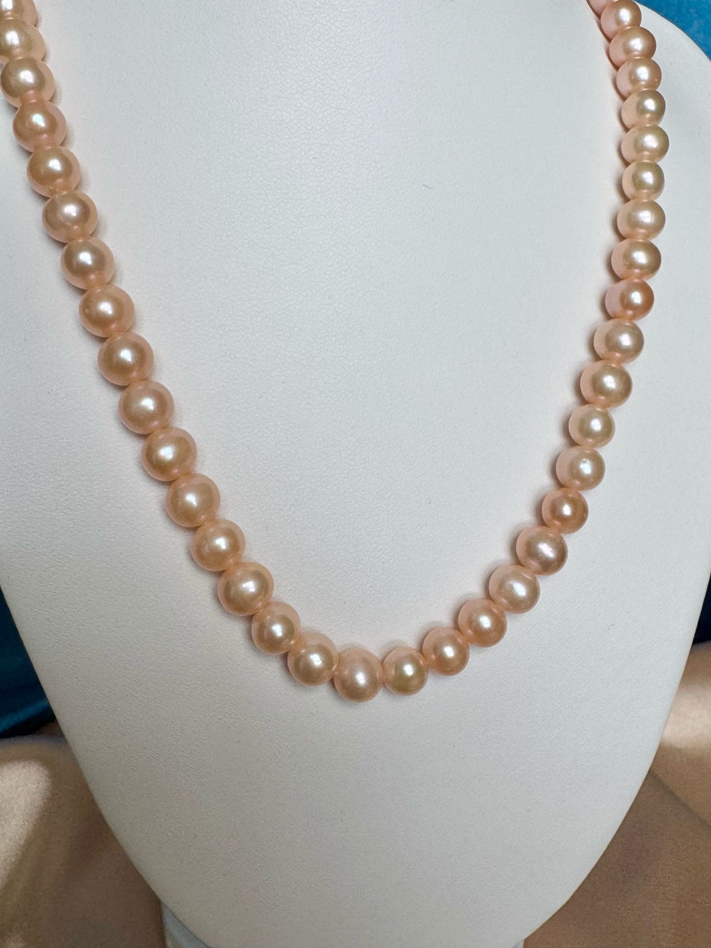 Peach Glow Necklace (N007)