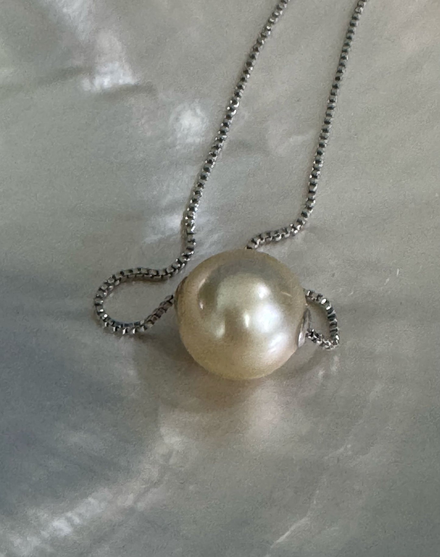 Lu Lu Tong Golden Pendant (PD002)